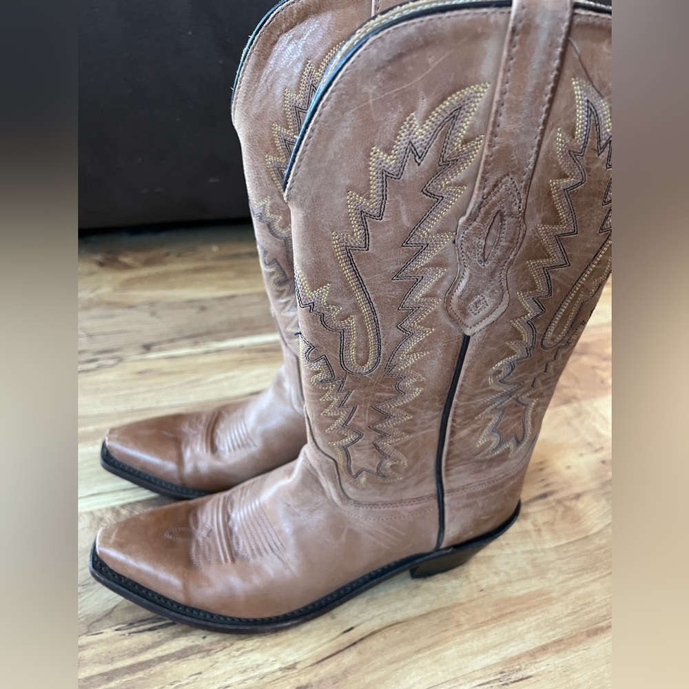 Old West tan cowgirl boots
